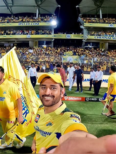 MS Dhoni leads CSK's Thank You lap at Chepauk in 2023 | Ms dhoni photos ...