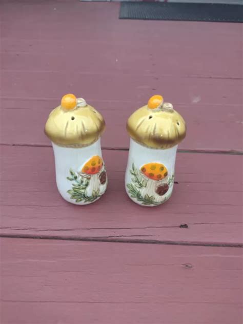 Vintage Sears Roebuck S Merry Mushroom Salt And Pepper Shakers