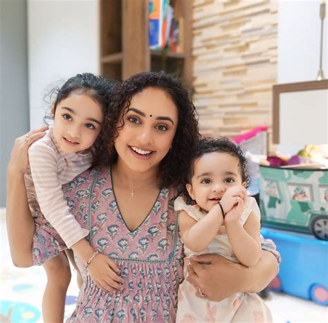pearle maaney    wedding anniversary  nila