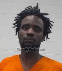 Recent Booking Mugshot For ELIJAH DEQUAIS DRUMWRIGHT In Wayne County