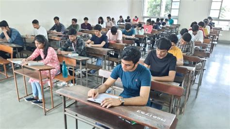 IBPS Clerk Prelims 2023 आयबपएसचय परकषवळ कणतय गषटच