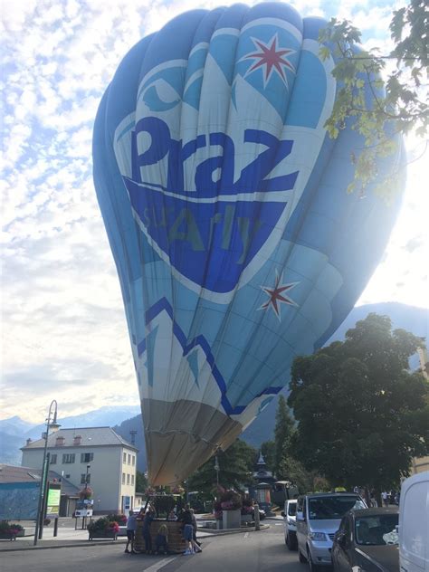 Vidéo. Haute-Savoie : atterrissage en catastrophe d'une montgolfière à la gare du Fayet