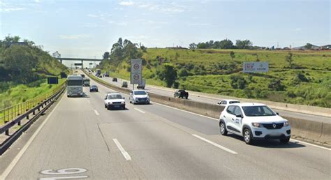 Acidentes Na Rodovia Dutra Colis O Em S O Jos Dos Campos E Tombamento