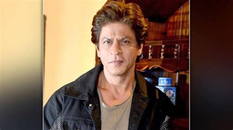 Proof That Shah Rukh Khan Is Not The Person To Mess With Troll Gets A