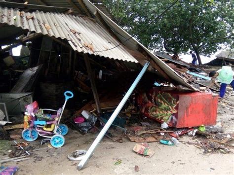 M S De Muertos Por Un Tsunami Volc Nico En Indonesia