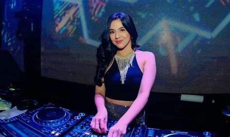 Profil Dan Biodata Dj Una Lengkap Dengan Umur Agama Karier Hingga