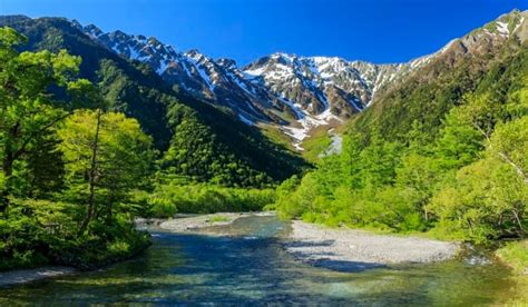 梓川と穂高連峰の絶景！日本屈指の山岳景勝地「上高地」の観光スポット Skyticket 観光ガイド