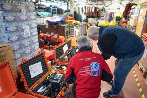 Les Pompiers De L Urgence Internationale Mayotte Pour Aider La