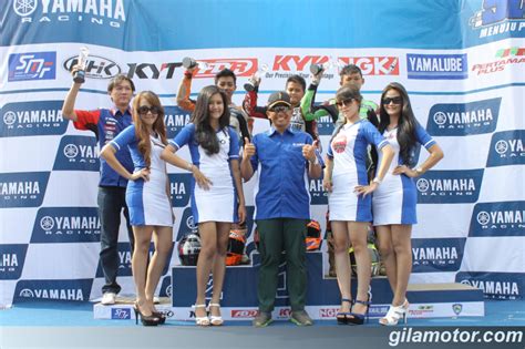 Gallery Pembalap Yamaha Beraksi Di Sirkuit Brigif Gilamotor