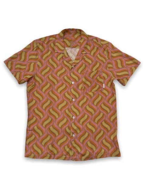 Sarah Outer Banks S03 Pink And Yellow Geo Print Shirt