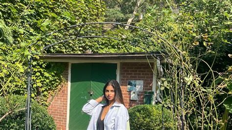 Suhana Khan's best denim looks: See photos | Vogue India