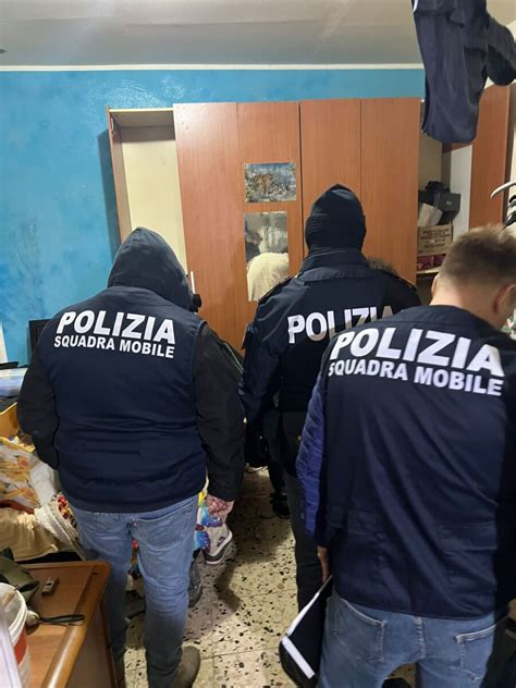 Polizia Perquisizioni Ragusah Dove La Verit Fa Notizia