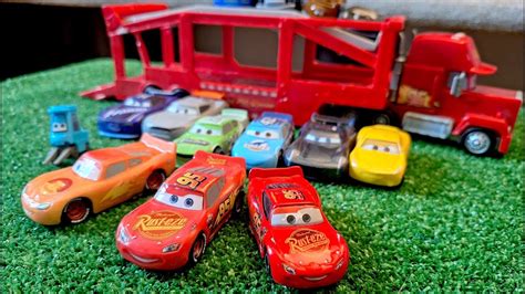 DISNEY PIXAR CARS FALL INTO THE WATER Lightning McQueen Tow Mater