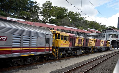 Queensland Rail 2400 Class 2410 And 1720 Class 1732 At Rom Flickr