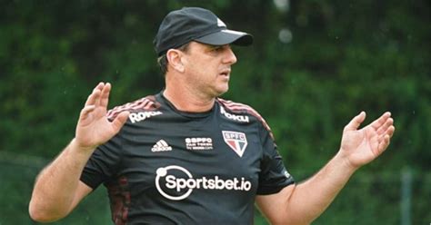 Dor de cabeça boa Rogério Ceni deve contar retornos importantes no