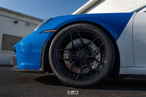 Porsche 911 Gt3 992 Blue With Forgeline Vv1r Cl Wheel