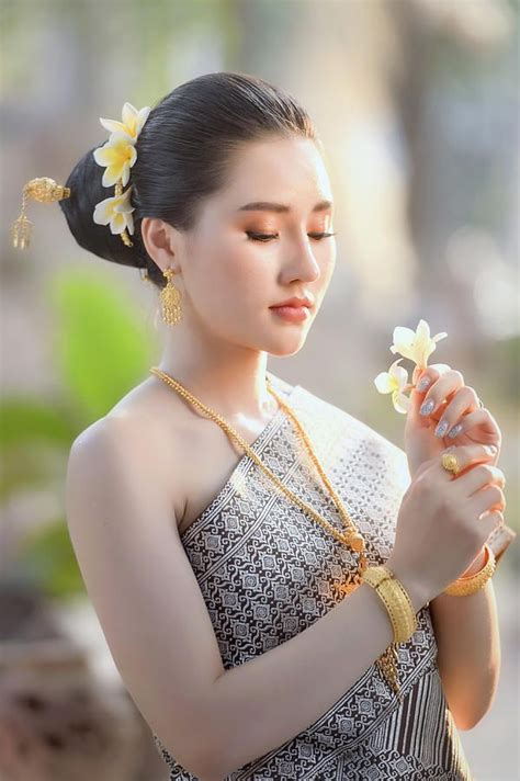 Laos Traditional Costumes Dress Clothing 5 Things You Should Know Artofit