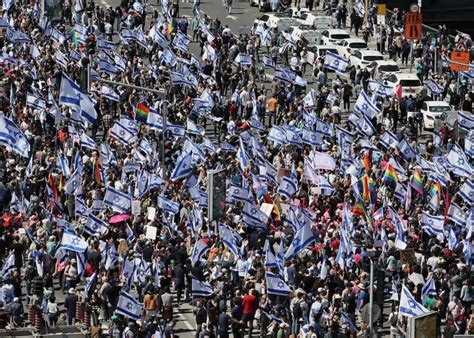 Manifestantes Contra La Reforma Judicial Bloquean Aeropuerto Israelí