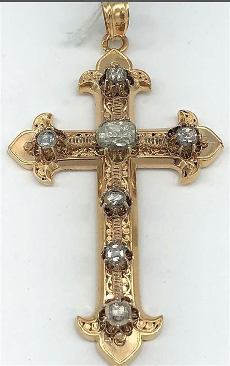 Pin Op The Cross Sieraden Kroonjuwelen Juwelen