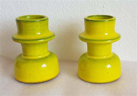 Skandinavische Space Age Kerzenhalter Aus Keramik 1970er 2er Set Bei Pamono Kaufen