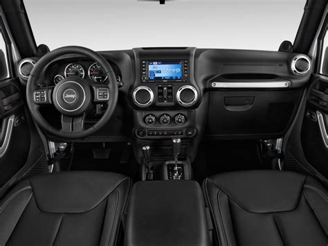 Image: 2014 Jeep Wrangler Unlimited 4WD 4-door Sahara Dashboard, size ...