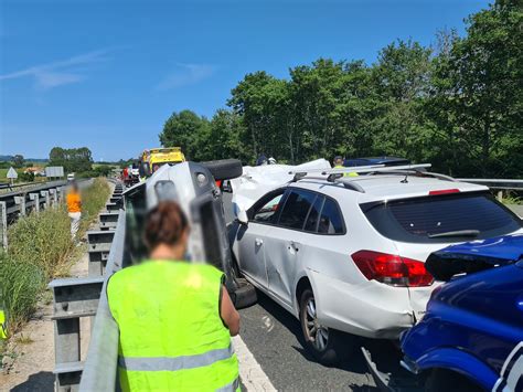 Colapso En La Autov A A Por Un Accidente Con Vuelco