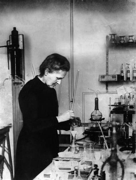 Marie Curie biografía descubrimientos aportes y premios