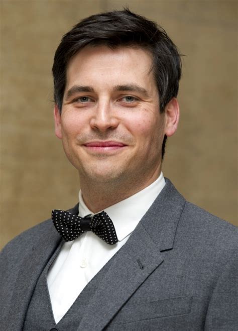 Poze Rob James Collier Actor Poza 15 Din 16 Cinemagiaro