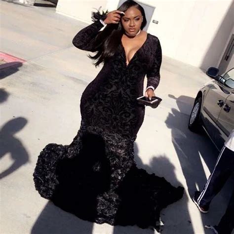 Plus Size Prom Dresses Mermaid Black Lace Plunging V Neck Long Sleeve