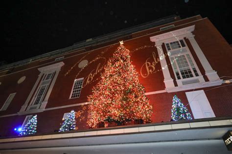 Boston tree lighting delights crowd – Boston Herald