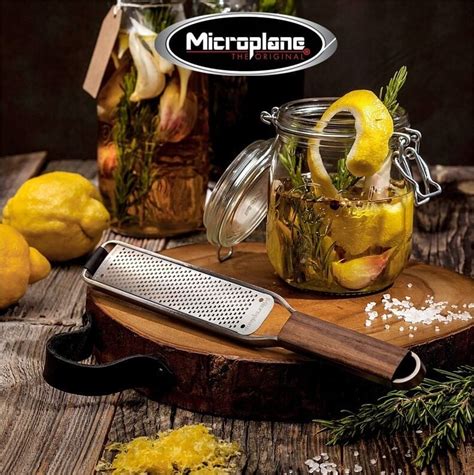 Microplane Master Series Zester with wooden handle