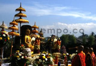 Perayaan Hari Waisak Di Candi Sewu Datatempo