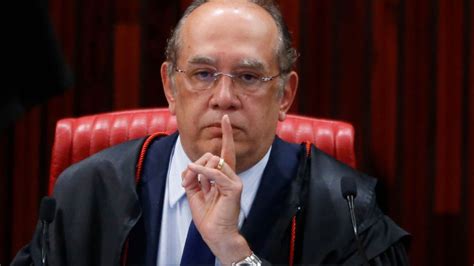 Gilmar Mendes brinca Moraes sobre eleição no STF Vai colocar no