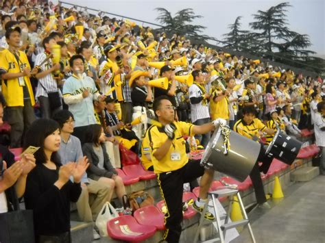 阪神タイガースファンはすごい 花と山歩き