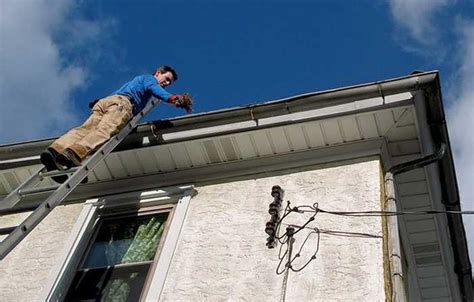 Why You Should Hire A Gutter Cleaning Pro Glass Geeks