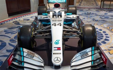 Formula 1 Mercedes Nella Livrea 2020 Nuovo Colore Con Argento E Verde