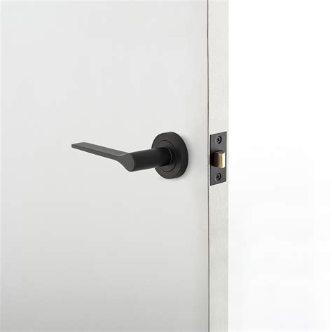 Iver Como Door Lever Handle On Round Rose Passage Archipro Au