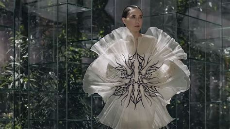 Una Actriz De Game Of Thrones Musa De Iris Van Herpen Para Mostrar Su