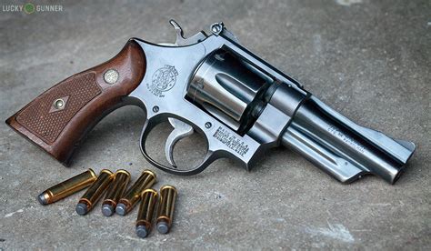 Semi-Automatic Pistols vs. Revolvers - Which is Better?