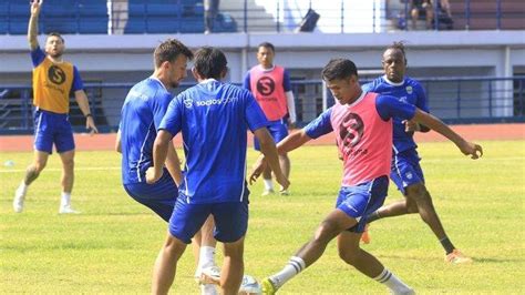 4 Pemain Persib Kemungkinan Absen Melawan Barito Mateo Kocijan Dan