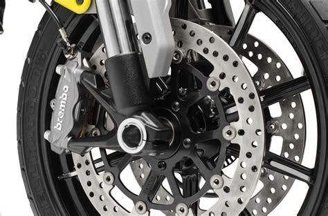 Motorrad Vergleich Triumph Speed Triple 1200 RR 2023 Vs Ducati