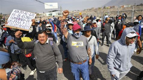 Tensi N Y Caos Social En Per Siguen Las Protestas Contra Dina