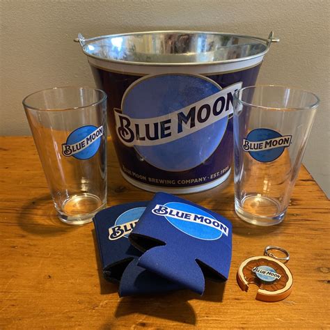 Blue Moon Brewing 5 Qt Metal Beer Bottle Can Ice Bucket Pint Glasses And Koozies Ebay