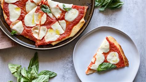 Easy Margherita Pizza Recipe