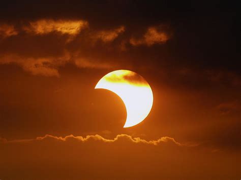 Como Observar Un Eclipse Solar Parcial Todo Sobre Eclipses Espacio