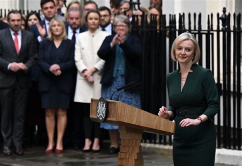 Liz Truss Jenga Lectern Cost Taxpayers £4175 Uk News Metro News