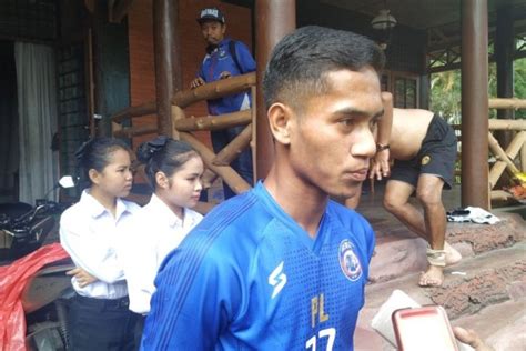 Pulangkan Dua Pemain Seleksi Arema Fc Pinjam M Ikhsan Dari Borneo Fc