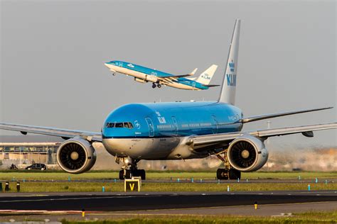 Ph Bqe B Taxiway Victor Eham Dennis Van Der Meulen Flickr