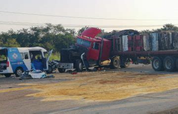 Choca Ambulancia Contra Tr Iler En Carretera De M Rida Hay Seis