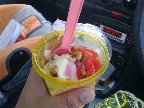 Charm Phoenix Aiskrim Pulut